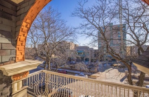 East Town House | The Prospect Mansion & Loft