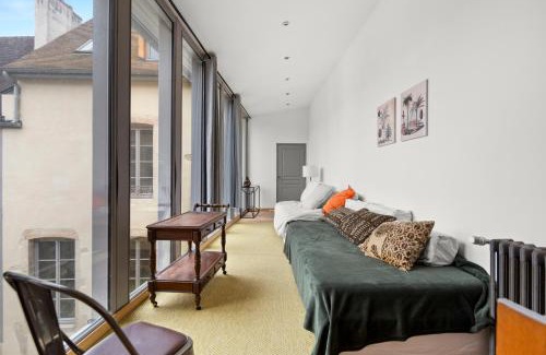 Beaune City Centre Bed & Breakfast | The Purple Courtyard