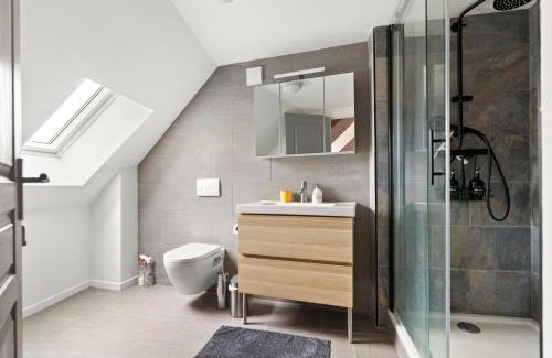 Beaune City Centre Bed & Breakfast | The Purple Courtyard
