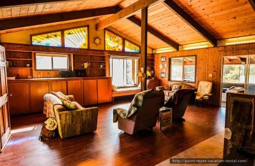 Point Reyes Station House | The Quail's Nest Retreat