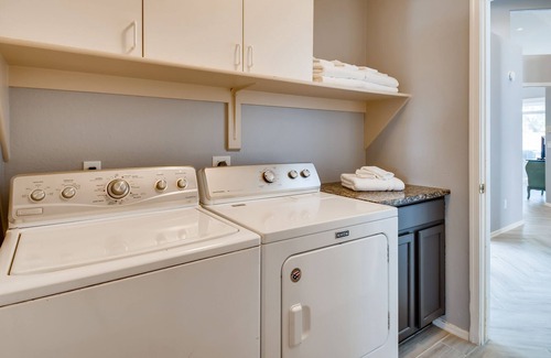 Covey House | THE QUAINT ESCAPE: POOL + SPA + POOL TABLE + MORE
