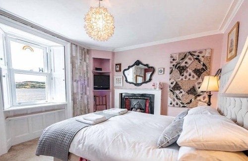 Broughty Ferry Apartment | ☆The Quarterdeck – Broughty Ferry Waterfront Home☆