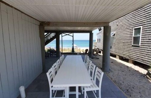 Plymouth House | The Quarterdeck | Oceanfront Fun for All Ages