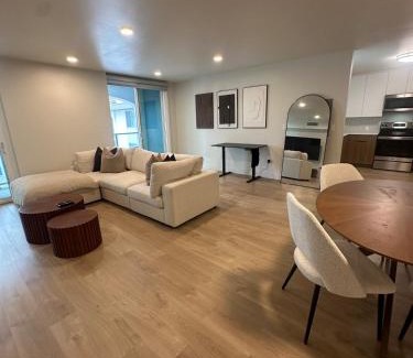 Marina del Rey Apartment | The Quartz Nook - Elegant 1BR Zen garden View Marina Side