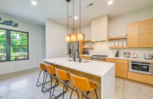 Mount Mourne House | The Quartz Palace - Lakefront Energetic Oasis