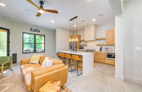Mount Mourne House | The Quartz Palace - Lakefront Energetic Oasis
