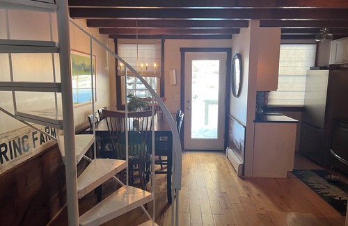 West Hartford Condo | The Quechee Acorn! Cozy 2-bedroom condo near amazing amenities!