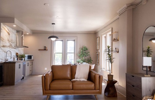 Moncton Apartment | The Queenie - 3 minutes walk from Avenir Centre
