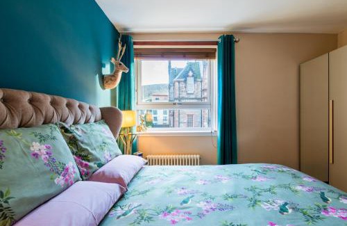 Old Town Apartment | The Queens View