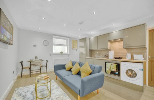 London Borough of Bromley Apartment | The Quiet Corner in Bromley, 20 minutes to Central London
