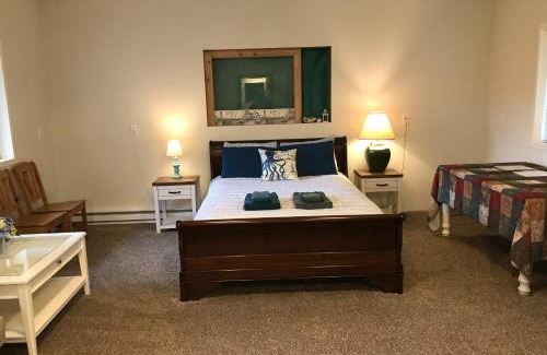 Clinton House | The Quintessa Cottage