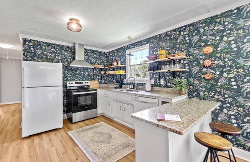 Travelers Rest House | The Rabbit Hole - cozy retreat in downtown Travelers Rest.