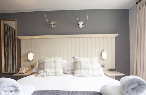 Minchinhampton House | The Ragged Cot