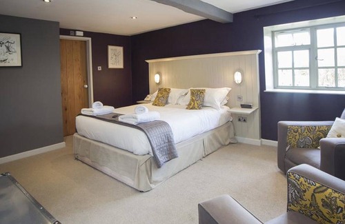 Minchinhampton House | The Ragged Cot