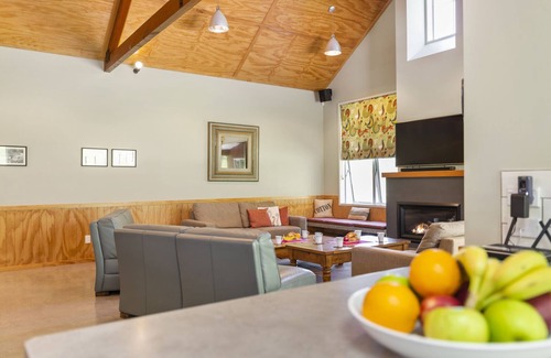 Lake Okareka House | The Red Barn - Lake Okareka Holiday Home