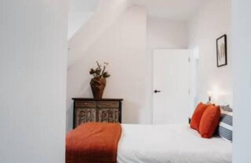 Lee Bed & Breakfast | The Red Door B&B
