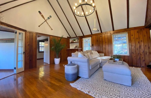 Lake Mohawk House | The Red Door Cabin at Lake Mohawk