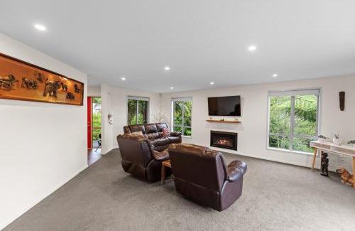 New Plymouth House | The Red Door - New Plymouth Holiday Home
