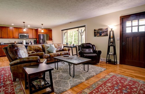 Arden House | The Red Maple Getaway