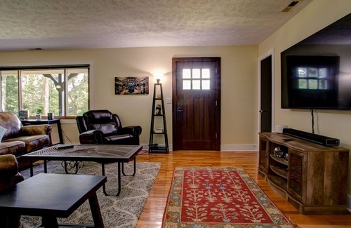 Arden House | The Red Maple Getaway