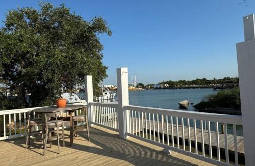 Galveston House | The Reel Escape of Bolivar
