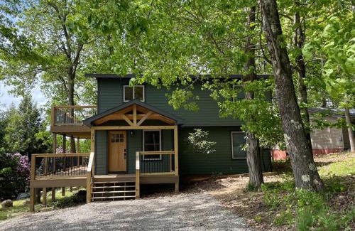 Alpine Lake House | The Refuge