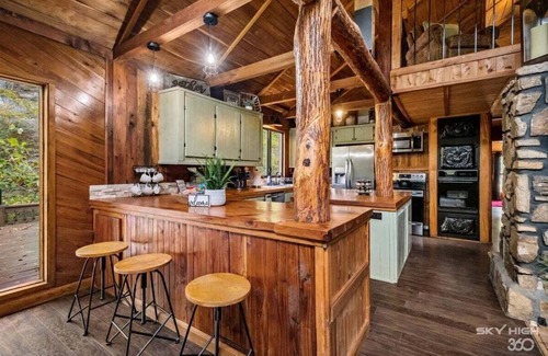 Compton House | The Refuge with breathtaking views