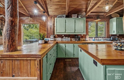 Compton House | The Refuge with breathtaking views