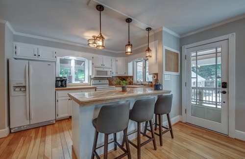 Belmont House | The Regatta-Waterfront Gem with Breathtaking Views & Guest House