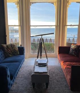 Worthing Apartment | The Regency Studio - Stunning Seaview