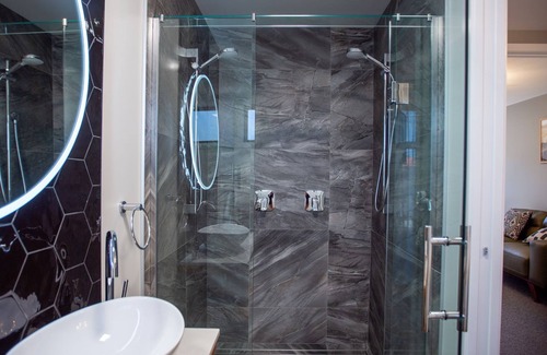 Fitzroy Apartment | The Residence Apartment 9 50 Sky
