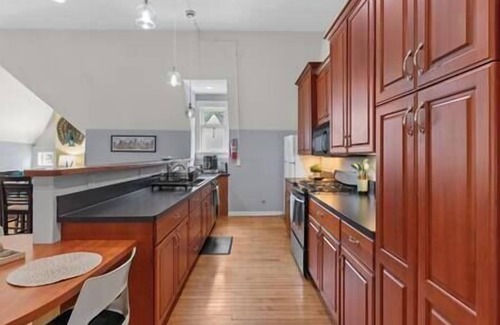 Milwaukee Apartment | The Residence at Uplifting Mansion