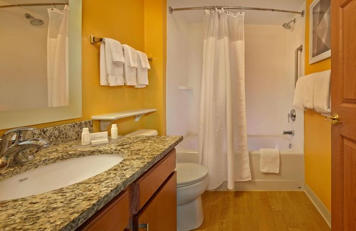 Tewksbury Hotel | The Residences at Tewksbury