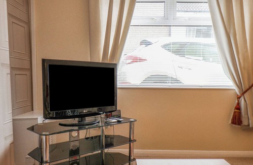 Loftus House | THE RETREAT, pet friendly, with a garden in Loftus