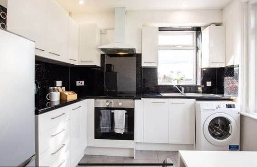 Swindon Apartment | The Retreat, 2 bedroom Apartment