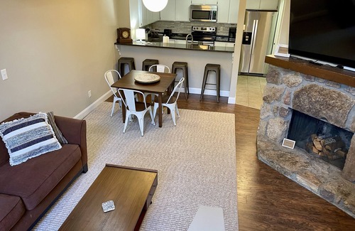 Johnson City House | The Retreat above Rocks - 2 Bedroom Townhome in North Johnson City!