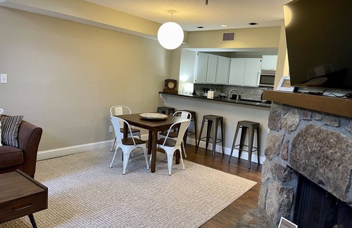 Johnson City House | The Retreat above Rocks - 2 Bedroom Townhome in North Johnson City!