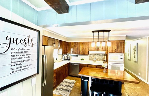 Nashville House | The Retreat At Opry Hills- Sleeps 8 - 3 Bedroom - 2 bathrooms