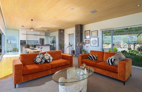 Hope House | The Retreat - Exceptional Hillside Getaway in the Nelson Countryside