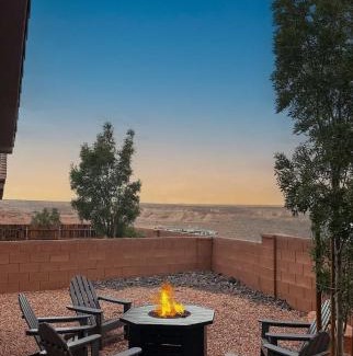 Page House | The Retreat - Hot Tub Fire Pit Boat Parking