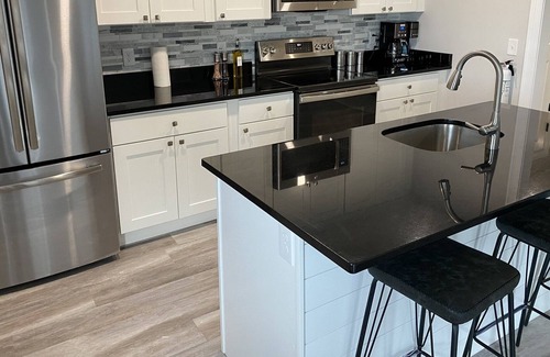 Dover Apartment | The Retreat on Rogers Street
