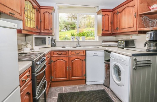Liskeard Cottage | THE RETREAT, pet friendly, with a garden in Liskeard