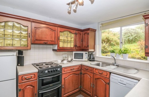 Liskeard Cottage | THE RETREAT, pet friendly, with a garden in Liskeard