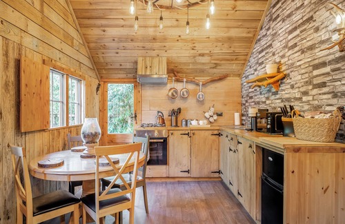 New Forest District Cottage | The Retreat - UK50421