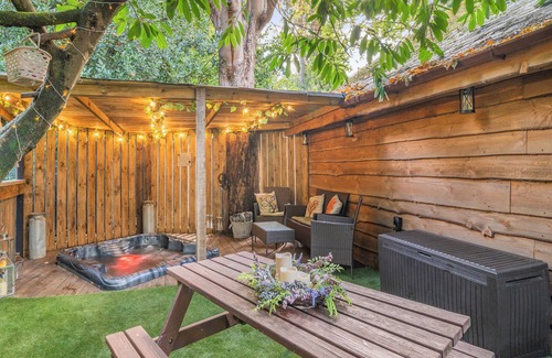 New Forest District Cottage | The Retreat - UK50421