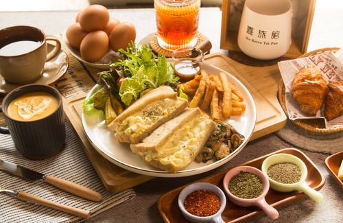 West Central District House | the Retro Tai-Pan
