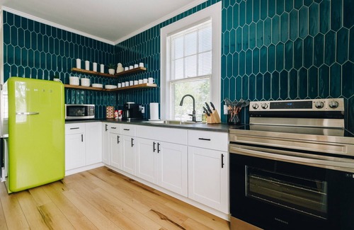 Rock Hill House | The RH Collection | King Beds | Sleeps 14