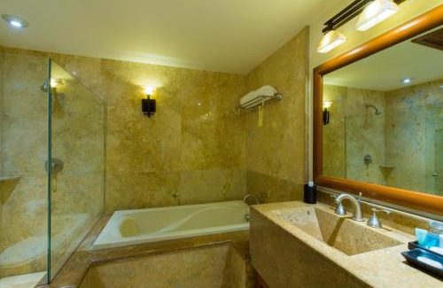 Marina Resort | The Ridge at Playa Grande