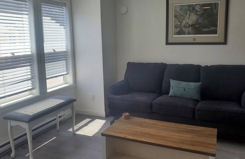 Saanichton Apartment | The Ridge Roost
