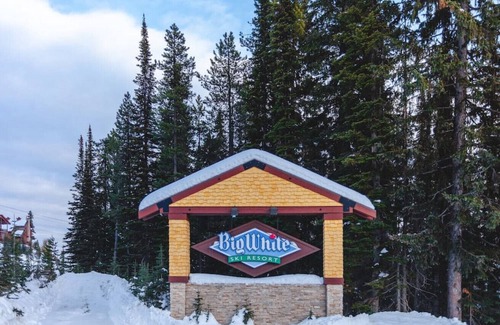 Big White Ski Resort Apartment | The Ridge | Ski-In Ski-Out Condo w/Free Parking